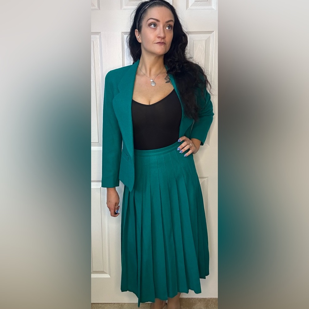 Vintage Pendleton wool suit size 6 petite blazer and pleated skirt teal